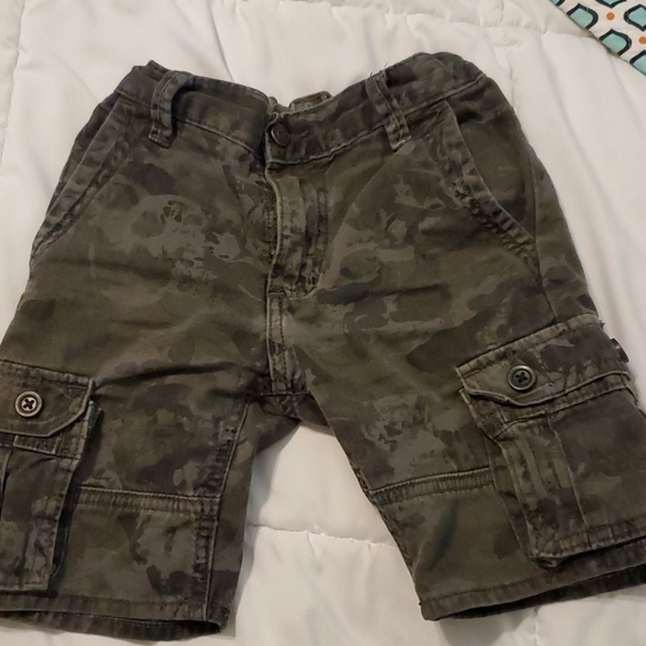Boys adjustable waist cargo shorts - Picture 1 of 3